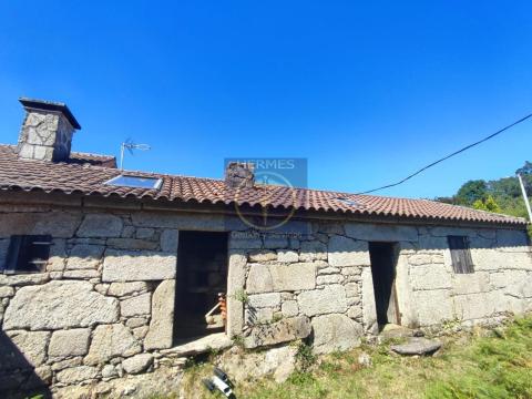 Se vende casa rustica  en obra, Porriño.