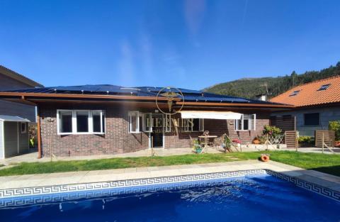 Chalet con piscina en Mos, dentro de una urbanizacion!!