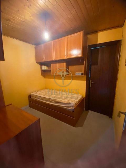 Casa de 100 m<sup style='color: #fff;'>2</sup> con 2 habitaciones y 1 baños en Salceda de Caselas.