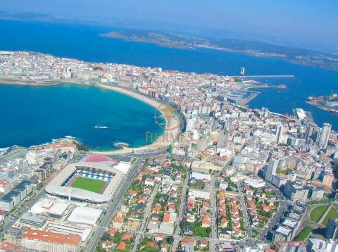 Edificion de 7.000 m2  en Coruña