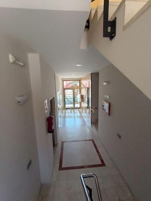 Piso de 100 m<sup style='color: #fff;'>2</sup> con 3 habitaciones y 2 baños en Rosal (O).
